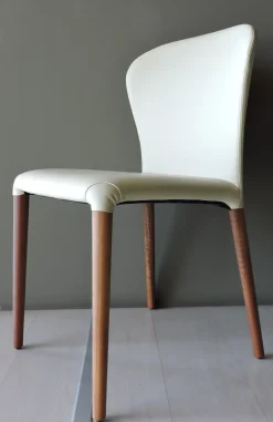 Porada Sedia di modello Astrid da soggiorno in offerta -40%- Sedie