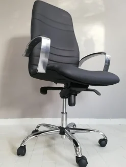 Collezione esclusiva Sedia direzionale Beta direzionale cromata in ecopelle a prezzo scontato- Arredo Ufficio