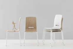 Sale Sedia impilabile Flora a prezzo ribassato Sedie