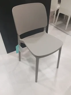 Ingenia Sedia impilabile Keai di in Offerta Outlet- Sedie