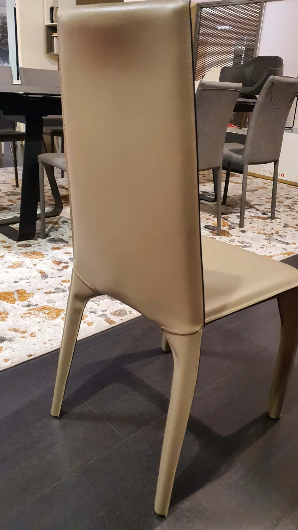 Sedia in cuoio senza braccioli Pagoda caffe in Offerta Outlet^Ozzio Sale