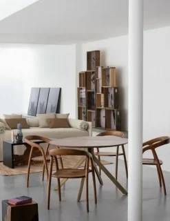 Sedia in legno con braccioli Sedia in legno modello dotty scontata^A&C Outlet