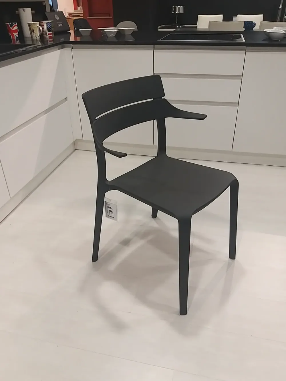 Sedia in plastica con braccioli Rochet in offerta^Bontempi Best