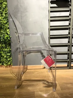 Kartell Sedia Louis ghost da soggiorno realizzata in plastica scontata del 40%- Sedie