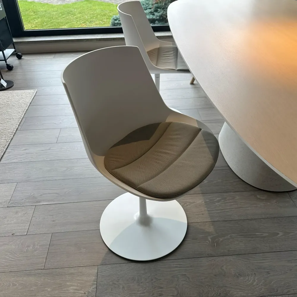 Online SEDIA Flow a PREZZO OUTLET Sedie