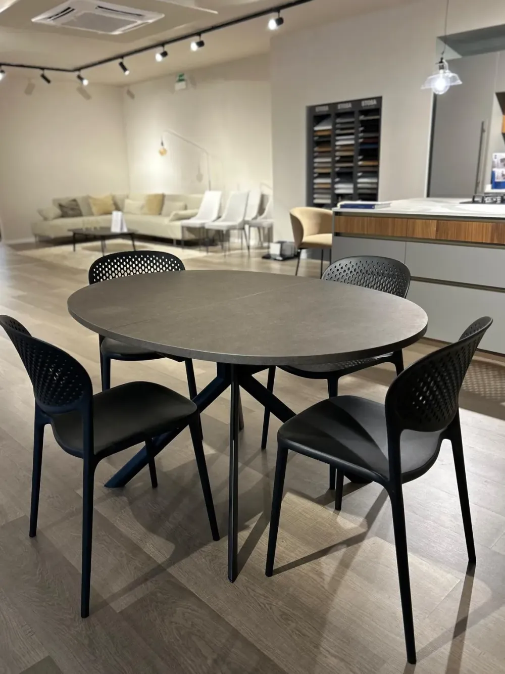 Connubia Sedia modello Abby di : richiedi ora il prezzo- Sedie