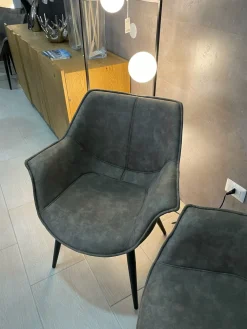 Sedia modello Sedia dixon di : richiedi il prezzo^Devina Nais Hot