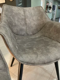 Sedia modello Sedia dixon di : richiedi il prezzo^Devina Nais Hot