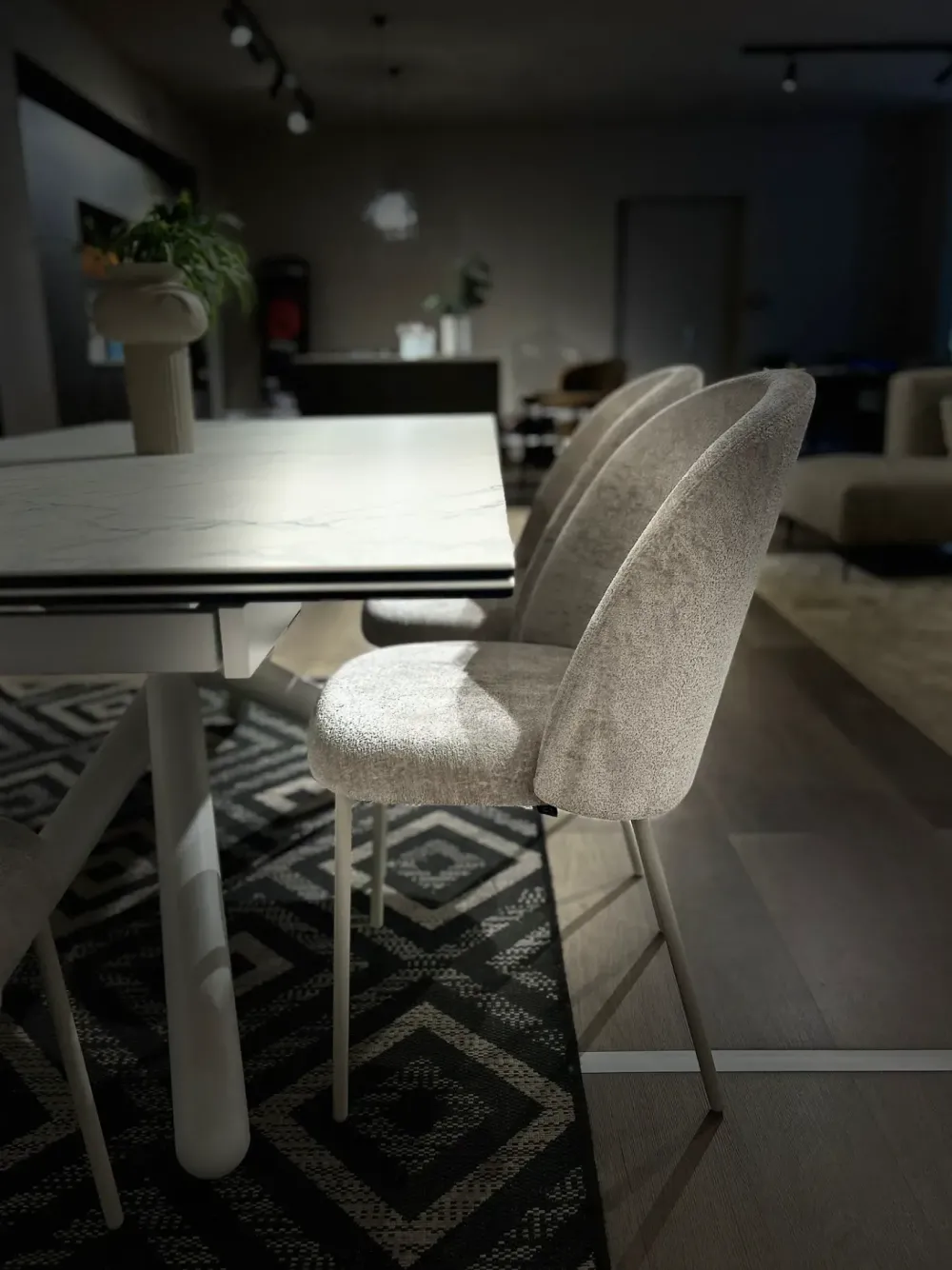 Best Sedia modello Tuka mid con schienale alto di Sedie