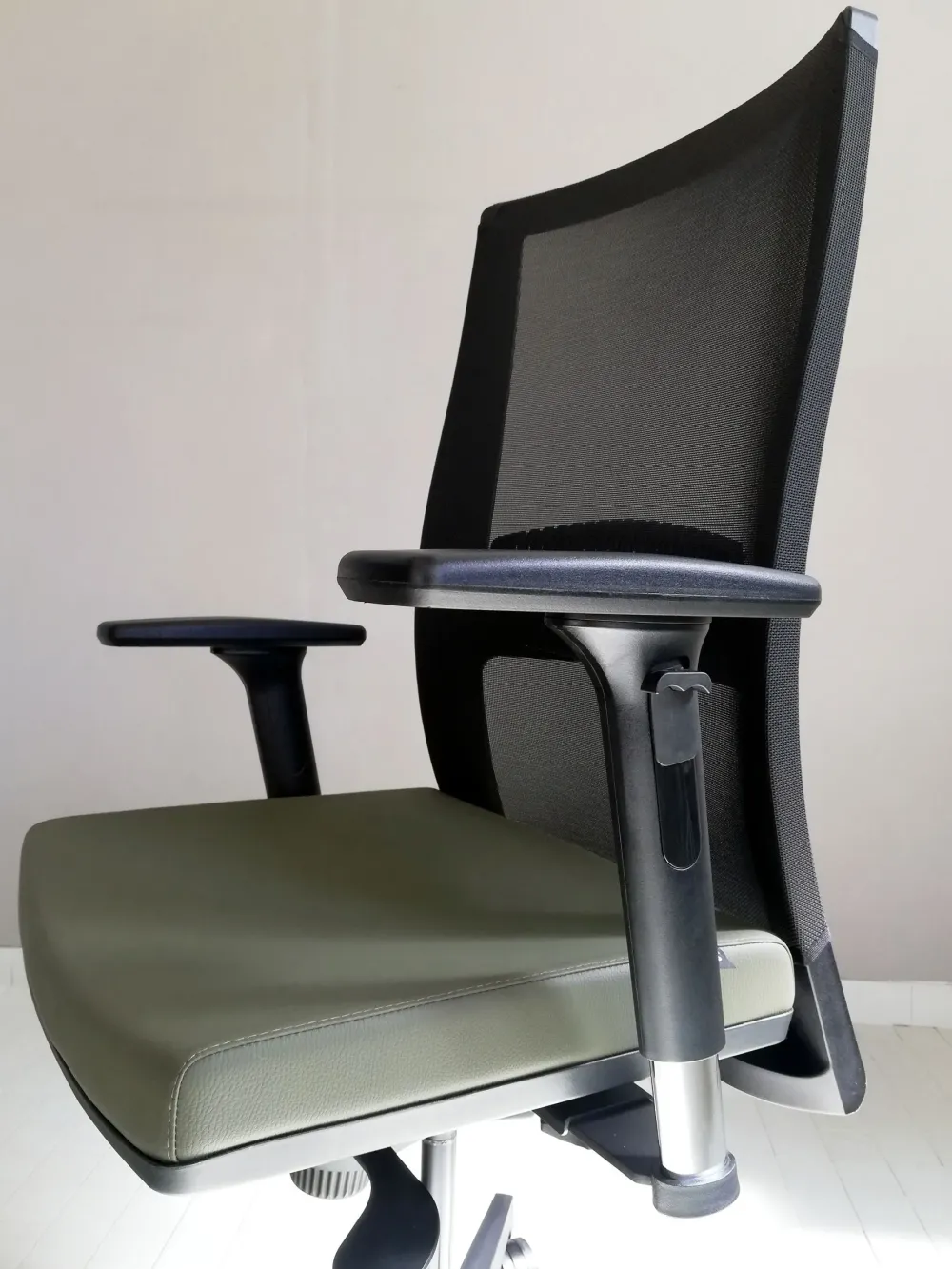 New Sedia operativa in ecopelle Hello rete + 2 sedie visitatore con forte sconto Arredo Ufficio