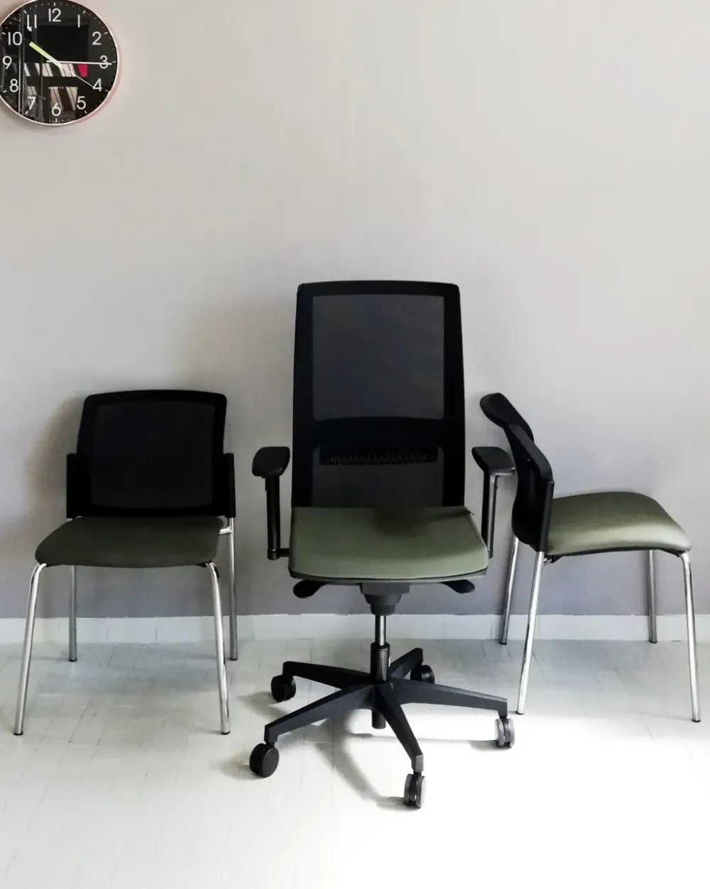 New Sedia operativa in ecopelle Hello rete + 2 sedie visitatore con forte sconto Arredo Ufficio