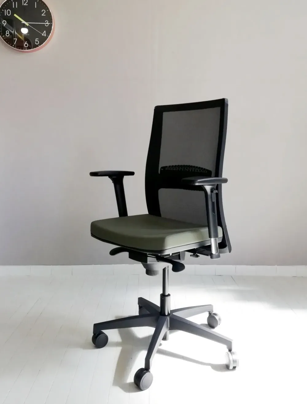 New Sedia operativa in ecopelle Hello rete + 2 sedie visitatore con forte sconto Arredo Ufficio