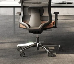 Las Mobili Sedia operativa in ecopelle Comfort con poggiatesta a marchio a prezzi convenienti- Arredo Ufficio