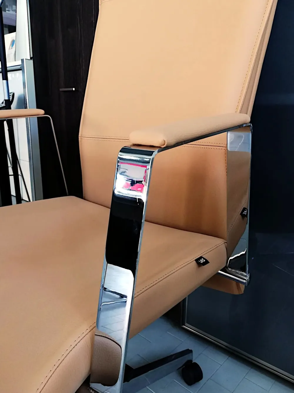 Sedia operativa in ecopelle Athena direzionale + 2 sedie slitta con forte sconto^Las Mobili Outlet