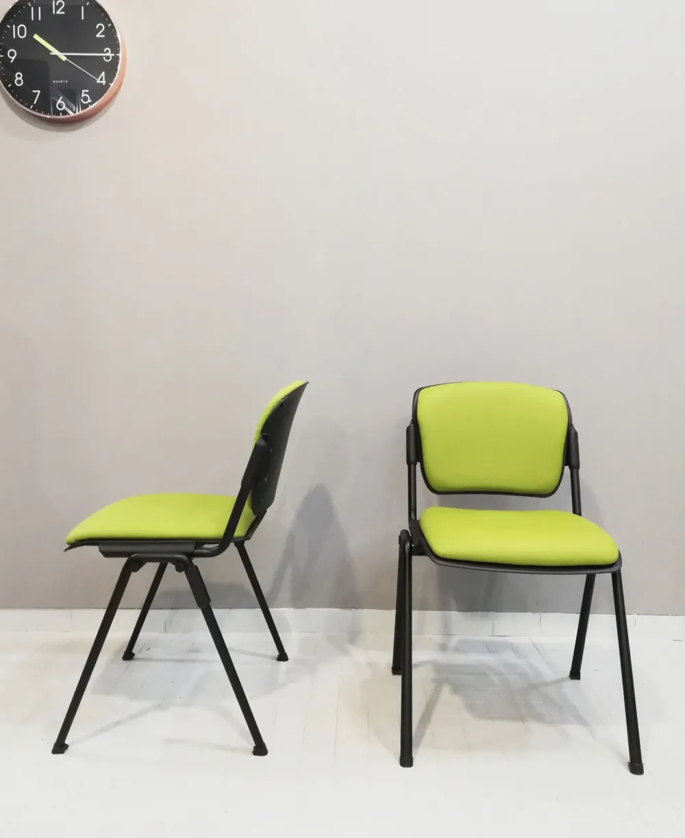 Sale Sedia operativa Mask schienale alto + 2 sedie attesa in ecopelle a prezzo Outlet Arredo Ufficio