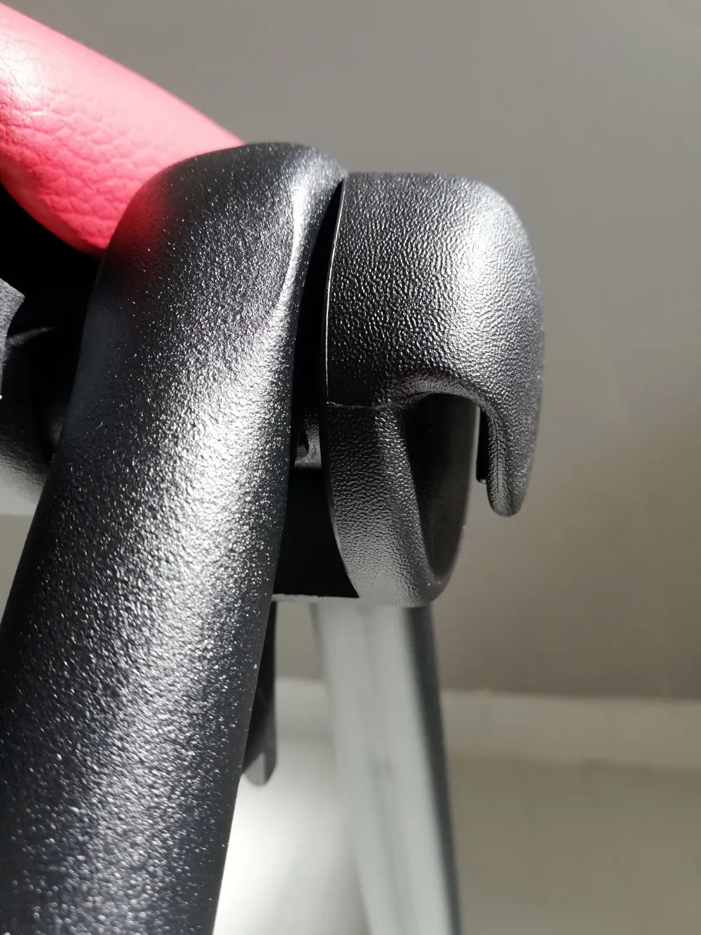 Outlet Sedia operativa modello Cast rete + 2 sedie attesa in ecopelle ad un prezzo speciale Arredo Ufficio