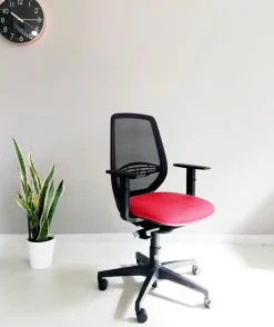 Outlet Sedia operativa modello Cast rete + 2 sedie attesa in ecopelle ad un prezzo speciale Arredo Ufficio