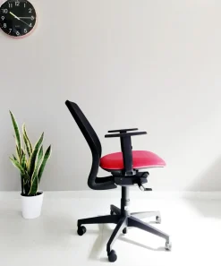 Outlet Sedia operativa modello Cast rete + 2 sedie attesa in ecopelle ad un prezzo speciale Arredo Ufficio