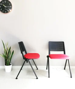 Outlet Sedia operativa modello Cast rete + 2 sedie attesa in ecopelle ad un prezzo speciale Arredo Ufficio