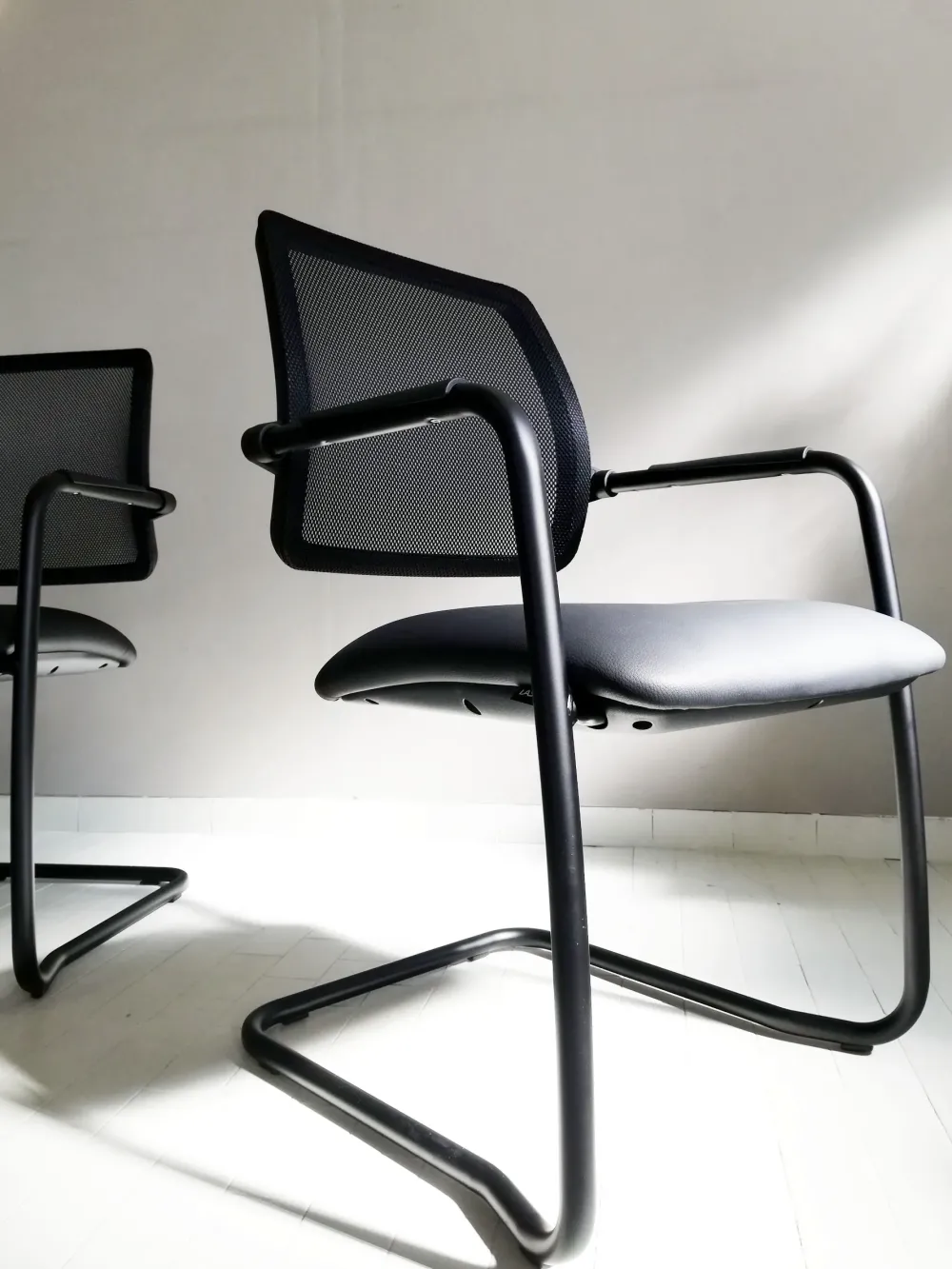 Las Mobili Sedia operativa modello Direzionale trama + 2 sedie slitta in OFFERTA OUTLET- Arredo Ufficio