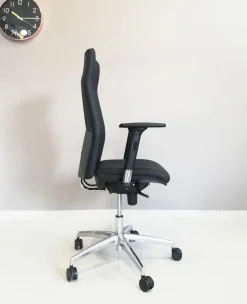 Sedia operativa modello Direzionale sky + 2 sedie attesa in ecopelle ad un prezzo esclusivo^Collezione esclusiva Clearance