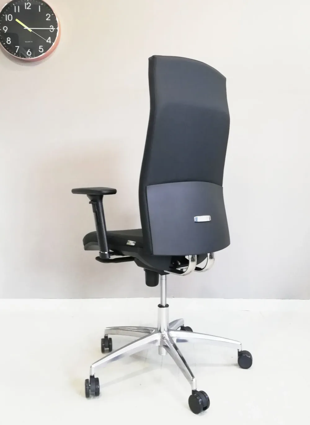 Sedia operativa modello Direzionale sky + 2 sedie attesa in ecopelle ad un prezzo esclusivo^Collezione esclusiva Clearance