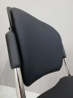 Sedia operativa modello Direzionale sky + 2 sedie attesa in ecopelle ad un prezzo esclusivo^Collezione esclusiva Clearance