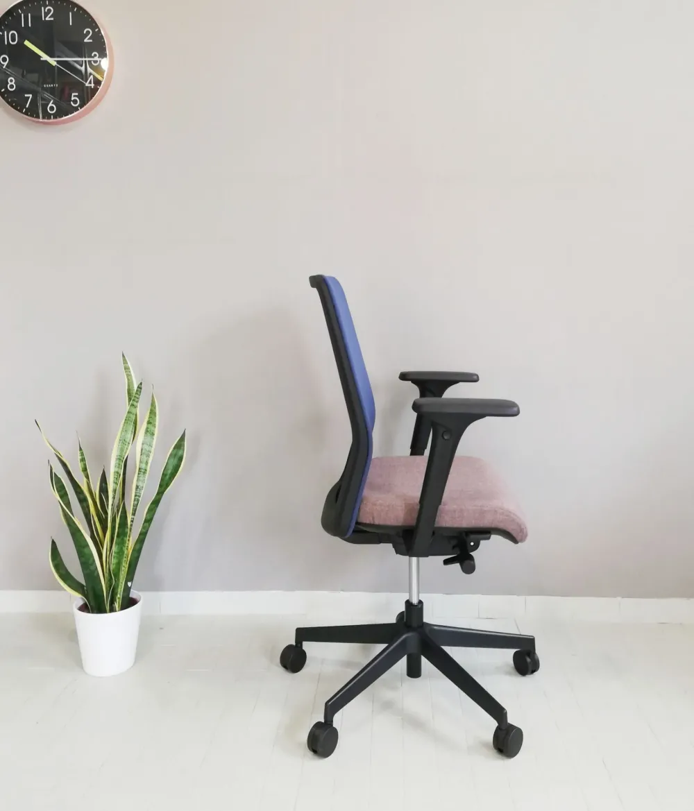 Las Mobili Sedia operativa modello Essai rete - rivestimento tessuto in altro ad un prezzo esclusivo- Arredo Ufficio