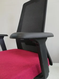 Las Mobili Sedia operativa modello Rassegna rete con poggiatesta in altro ad un prezzo davvero conveniente- Arredo Ufficio