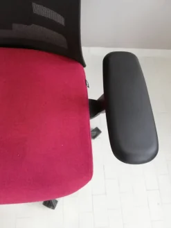 Las Mobili Sedia operativa modello Rassegna rete con poggiatesta in altro ad un prezzo davvero conveniente- Arredo Ufficio