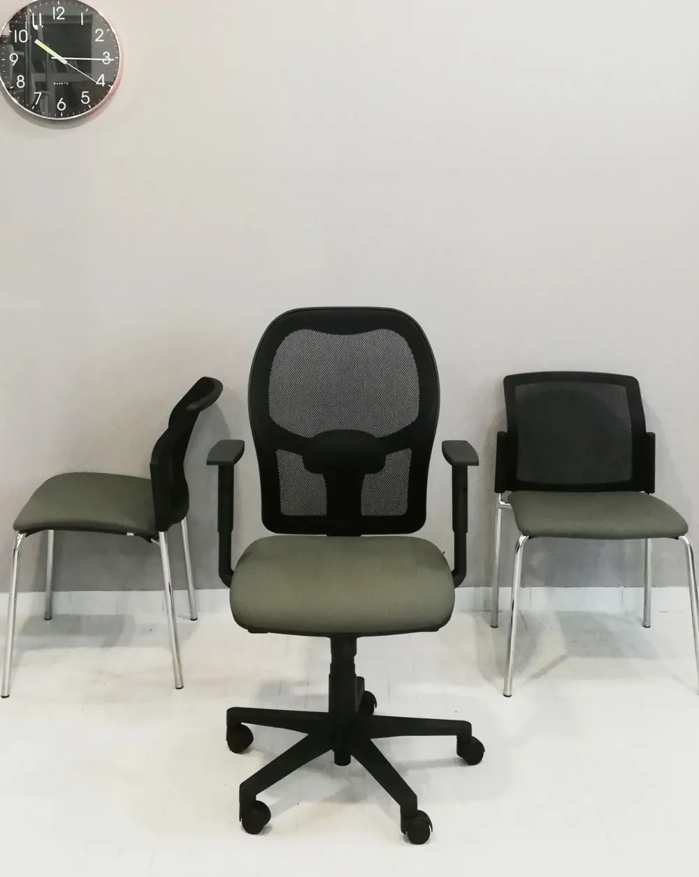 Sedia operativa modello Sistema rete + 2 sedie in ecopelle ad un prezzo speciale^Las Mobili Hot