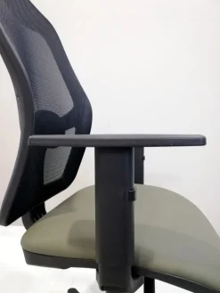 Sedia operativa modello Sistema rete + 2 sedie in ecopelle ad un prezzo speciale^Las Mobili Hot