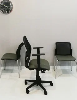 Sedia operativa modello Sistema rete + 2 sedie in ecopelle ad un prezzo speciale^Las Mobili Hot