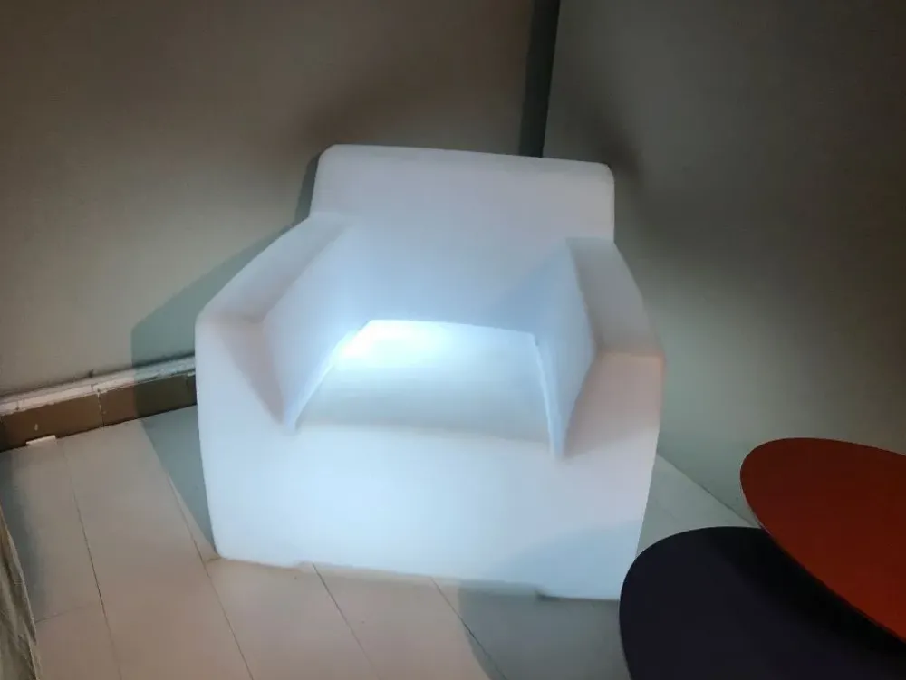 Online Sedia per l'esterno modello Inout 101l con illuminazione in Offerta Outlet Sedie Da Giardino