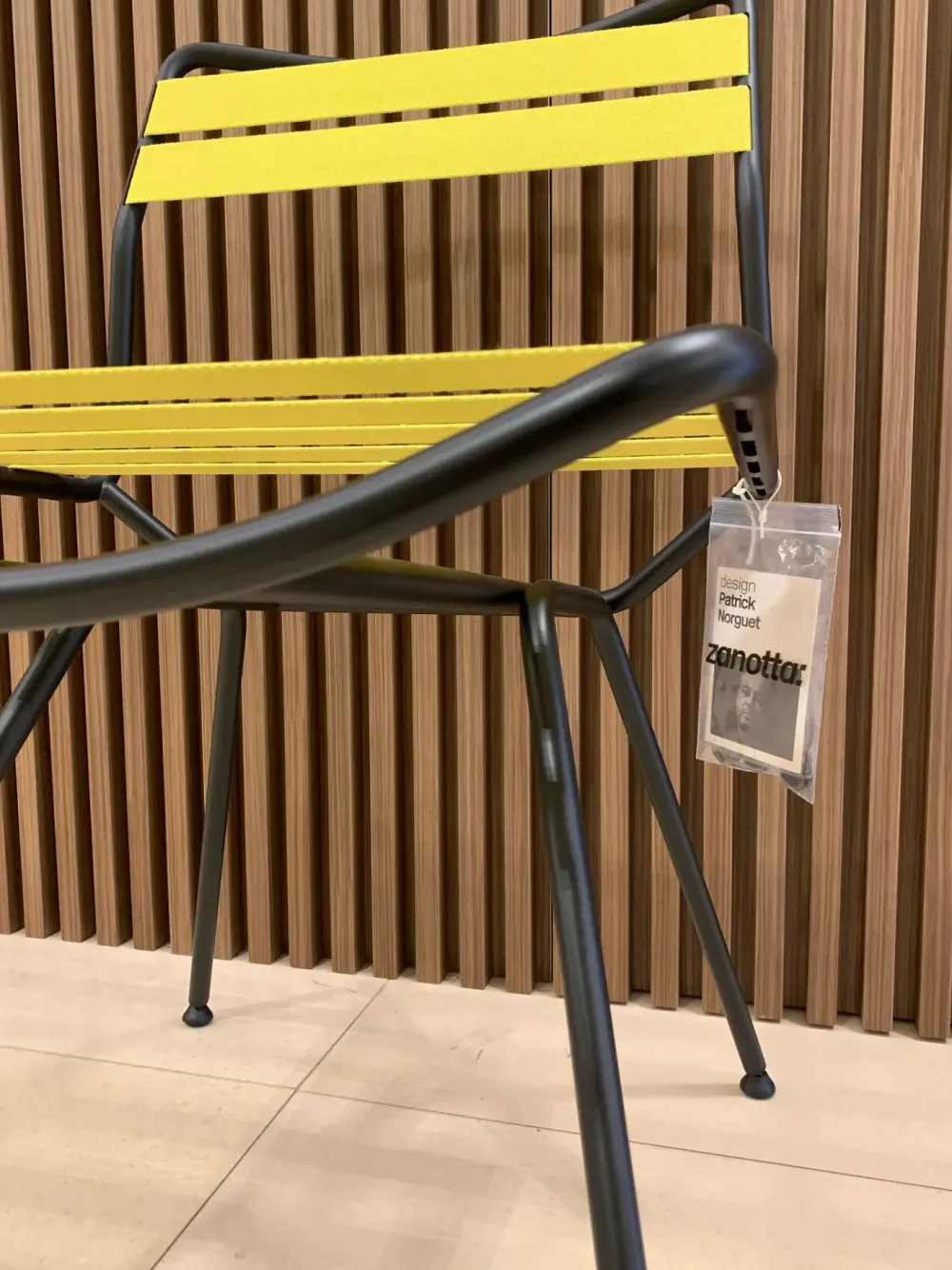 Zanotta Sedia senza braccioli Dan di a prezzo scontato- Sedie