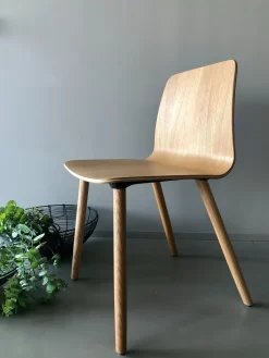 Sedia senza braccioli Varya wood di a prezzo ribassato^Inclass New