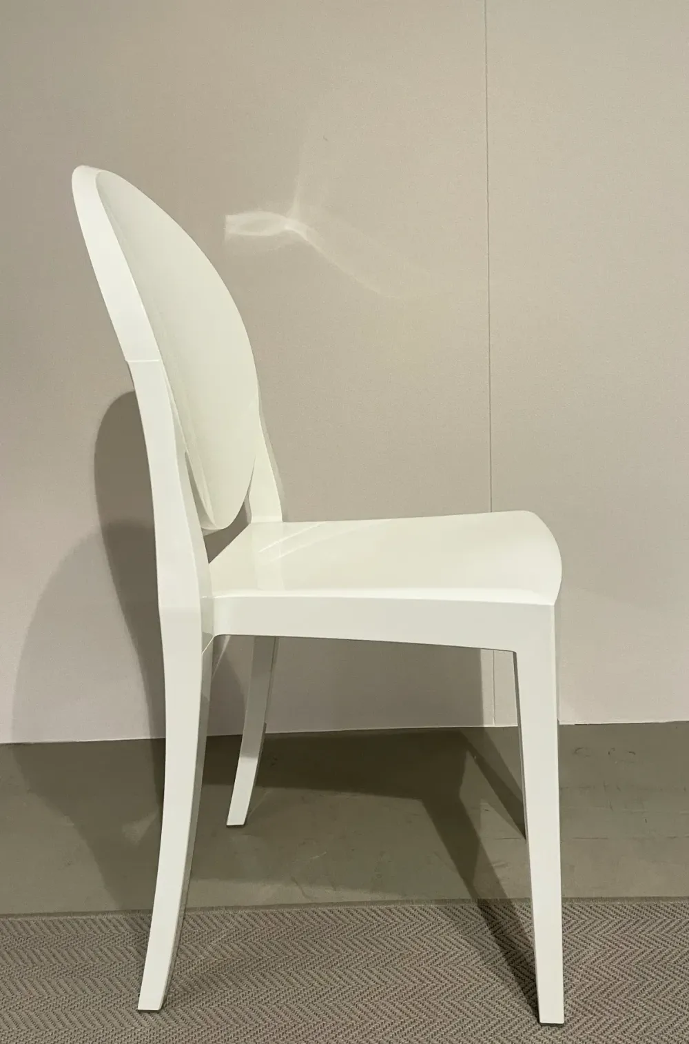 Sedia Victoria ghost a prezzo scontato^Kartell Outlet