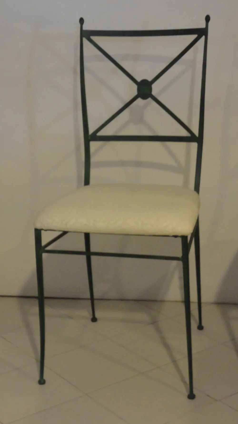 Collezione esclusiva Sedie classiche in ferro finitura verde e cuscini in tessuto scontate del -80%- Sedie