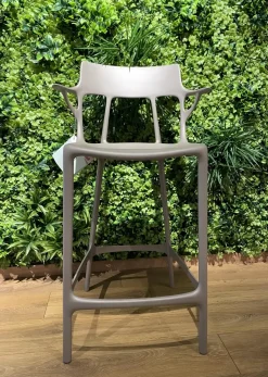 Kartell Sgabello con 4 gambe A.i. stool con forte sconto- Sgabelli