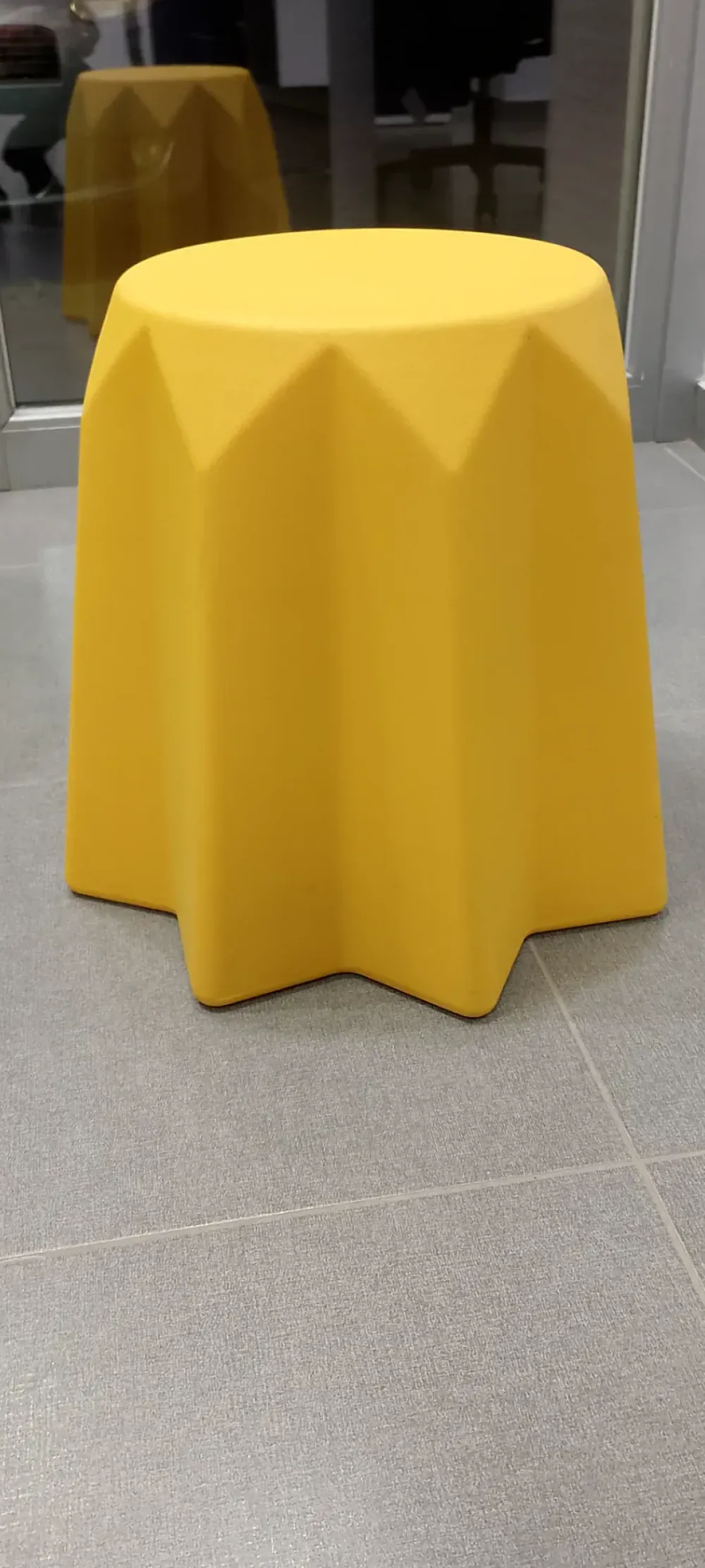 Sgabello con base centrale Pandoro a prezzi outlet^Slide Hot