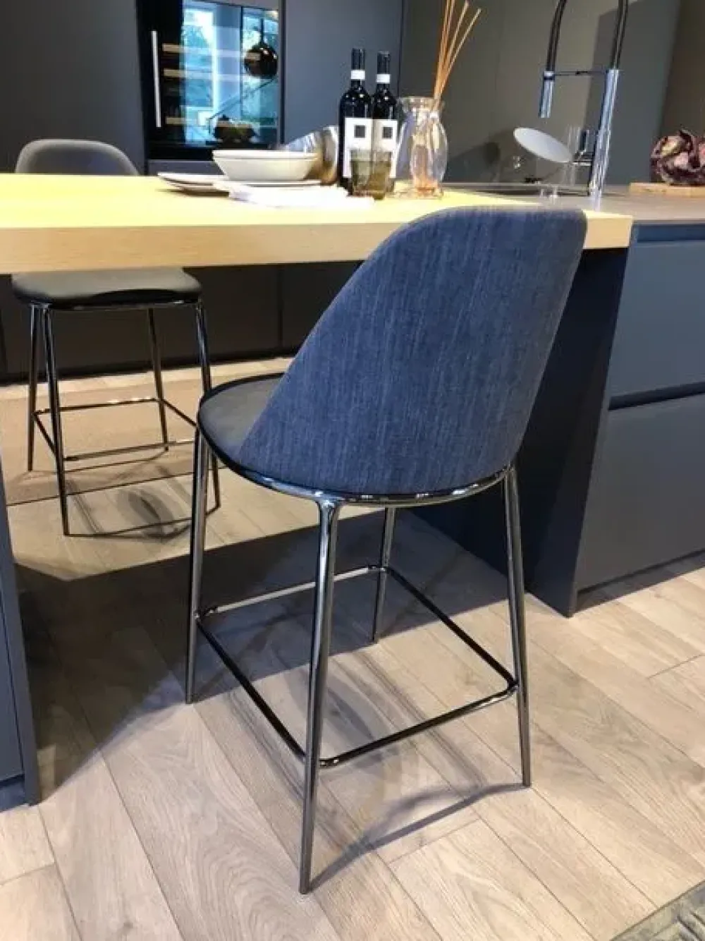 Sgabello da cucina Lea a prezzo scontato^MIDJ Sale