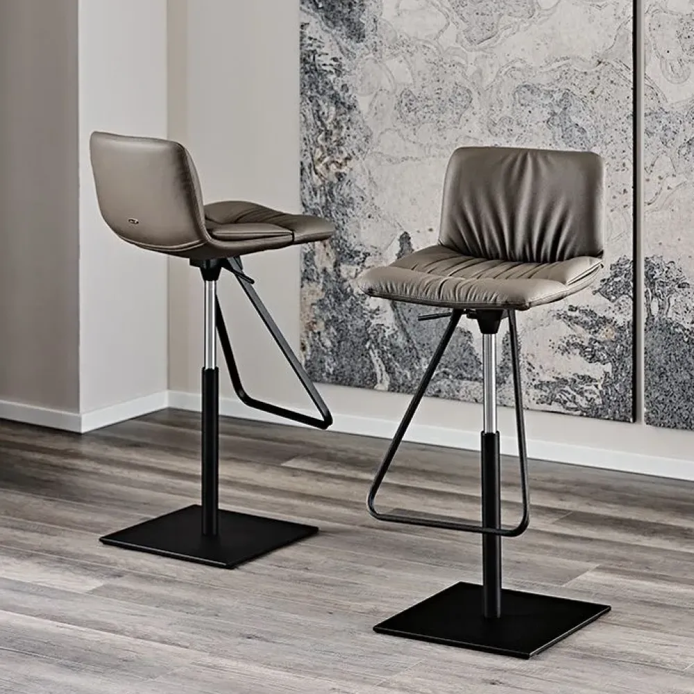 Online Sgabello da soggiorno Alez a prezzo scontato Sgabelli