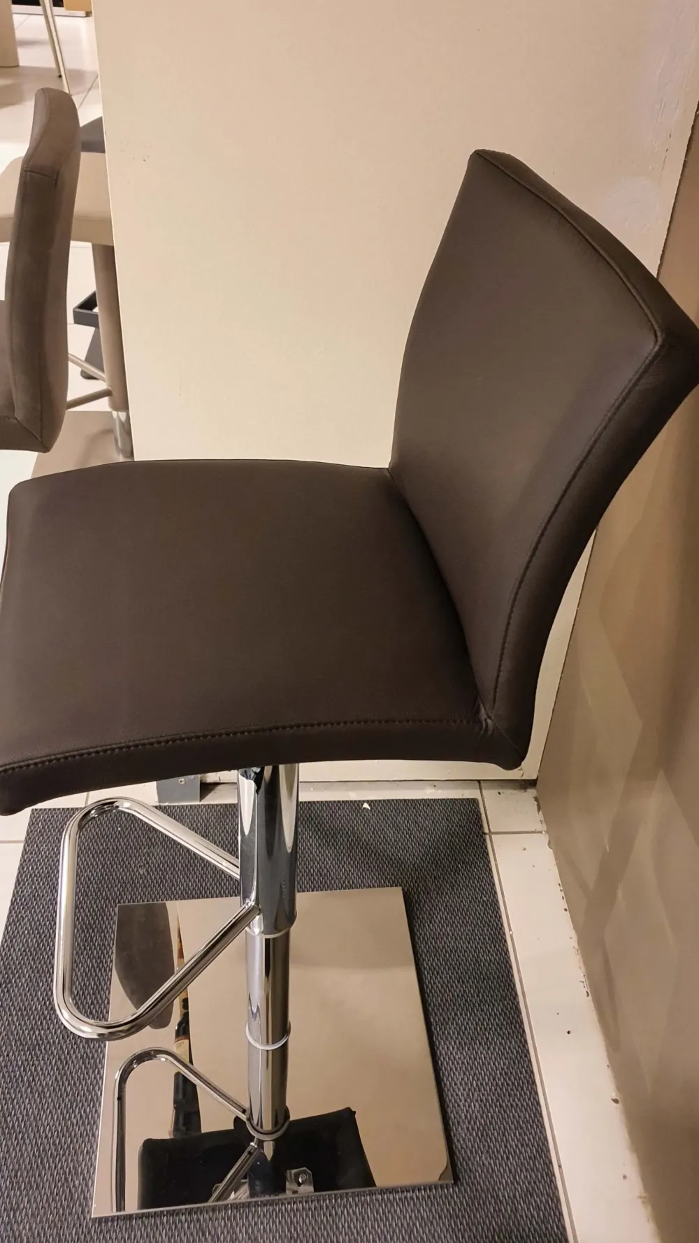 Discount Sgabello da soggiorno Soft moka in Offerta Outlet Sgabelli