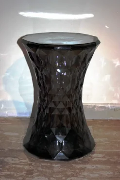 Kartell Sgabello da soggiorno Stone   in Offerta Outlet- Sgabelli