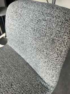 Discount Sgabello Elen con base centrale a prezzo conveniente Sgabelli