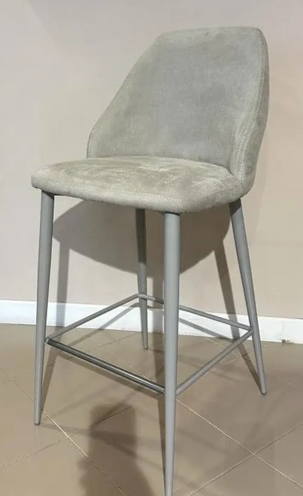 Sgabello Matilda : schienale medio, offerta imperdibile!^Ingenia Sale