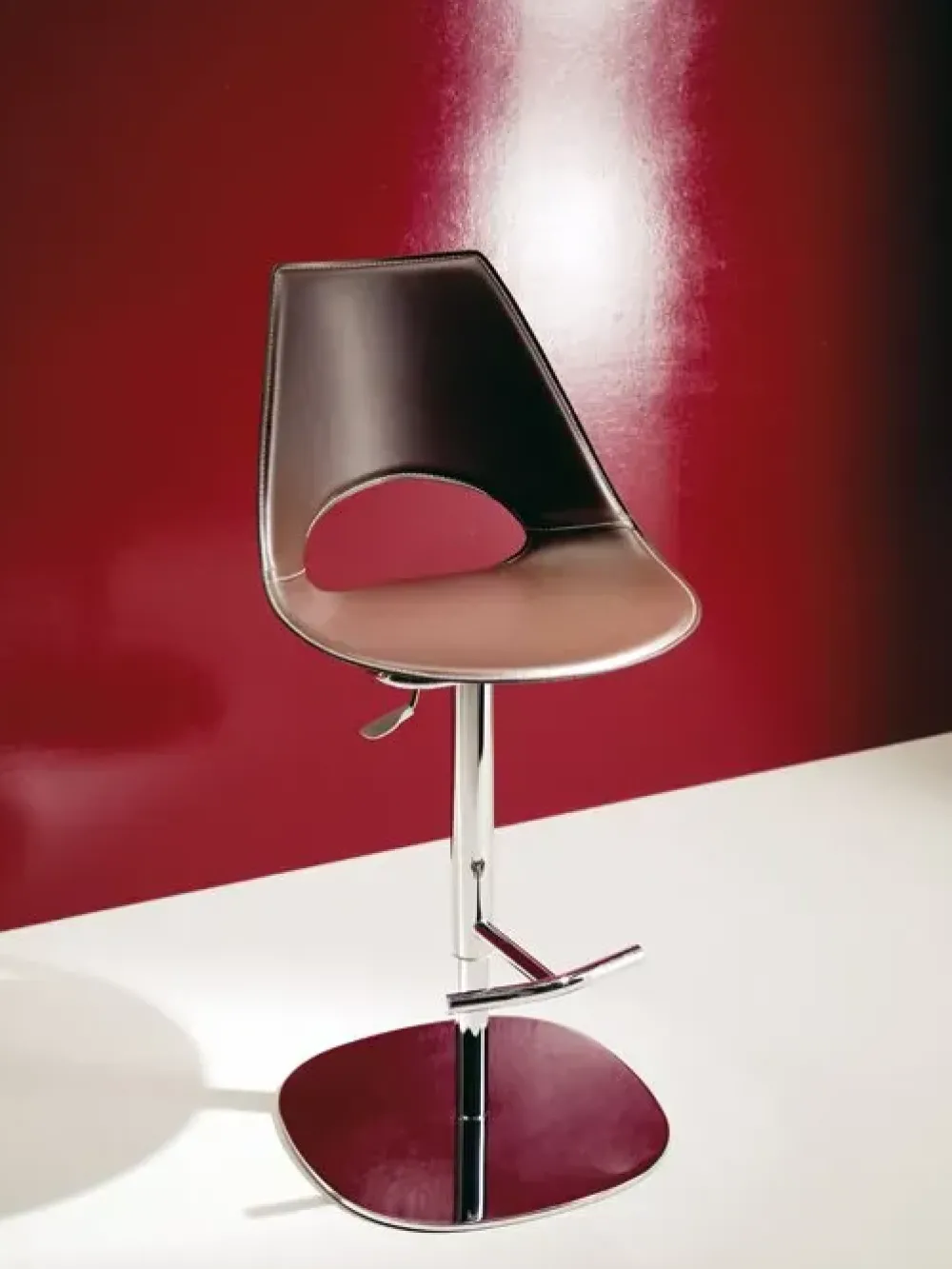 Outlet Sgabello modello Shark SCONTATO a PREZZI OUTLET Sgabelli