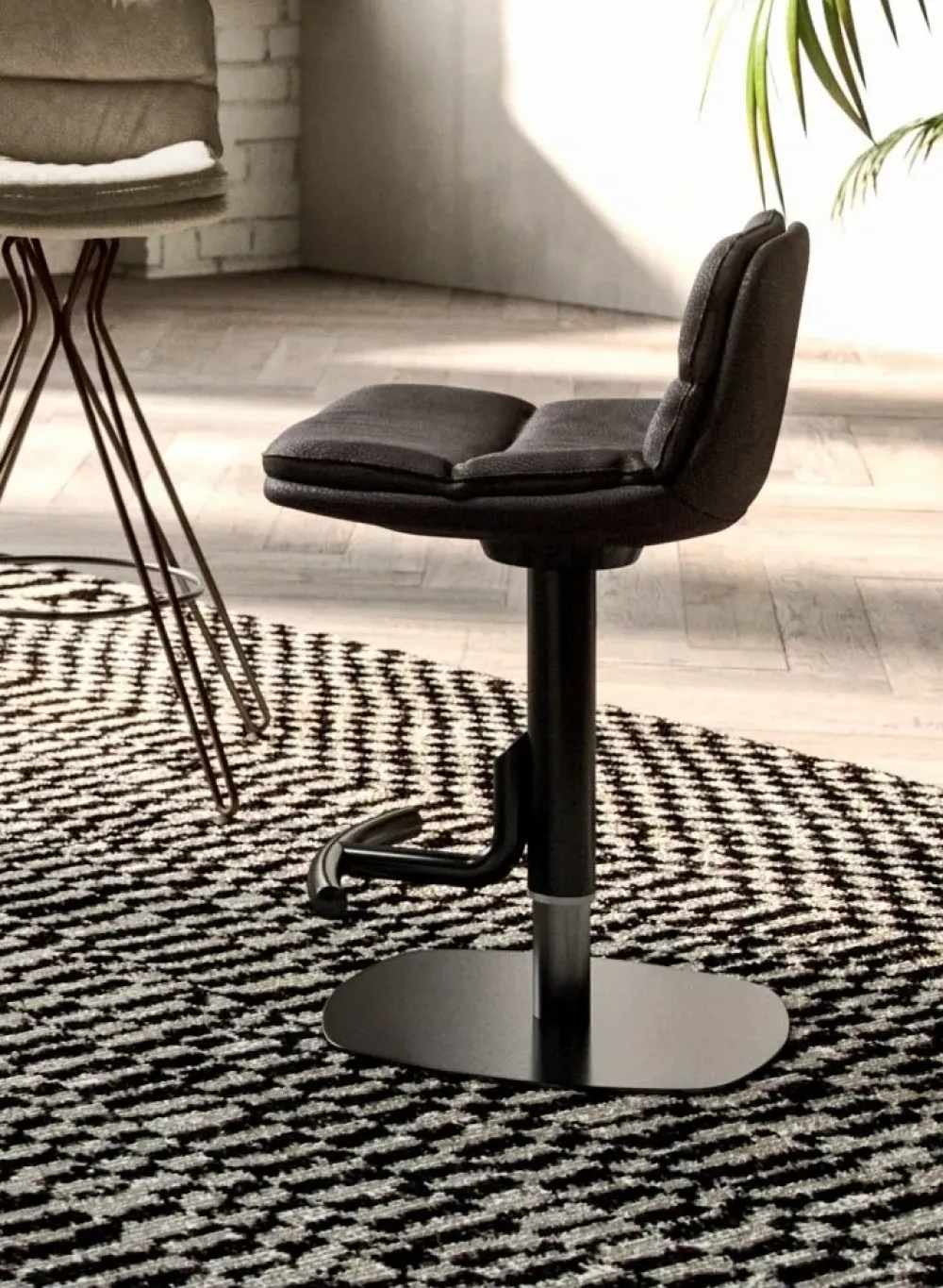 Hot Sgabello regolabile in altezza Morfeo a prezzo scontato Sgabelli