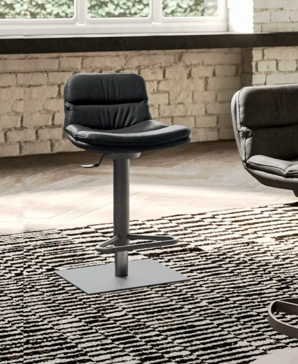 Sale Sgabello regolabile in altezza Morris a prezzo ribassato Sgabelli