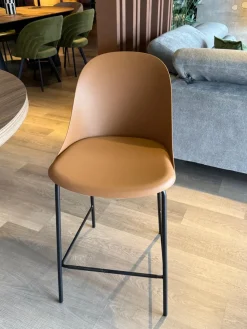 Discount Sgabello Sam con 4 gambe a prezzo conveniente Sgabelli